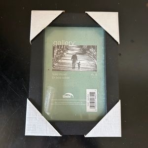 Gallery Black Wood Photo Frame. 4” x 6” . NWT